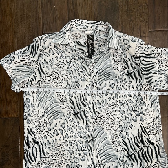 For Me Short Sleeve Blouse with Shoulder Pads - Picture 14 of 14